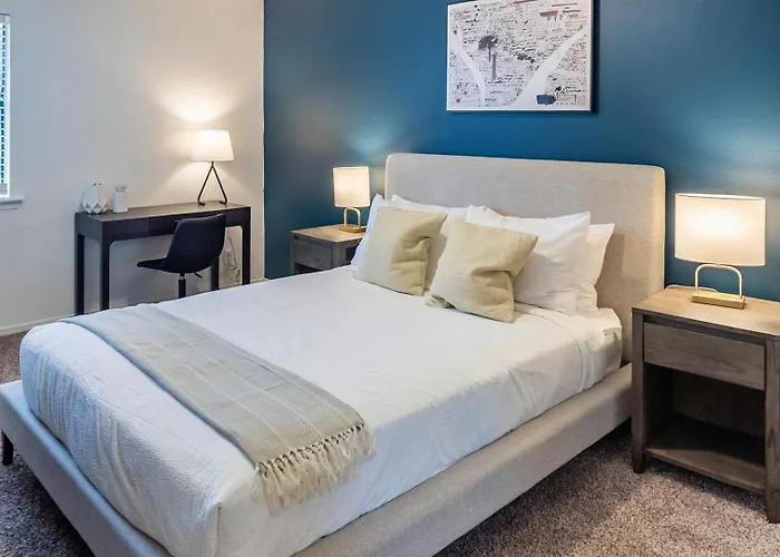 Landing Beautiful 1bd Pool Gym Tulsa