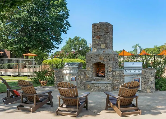 Landing Beautiful 1bd Pool Gym *