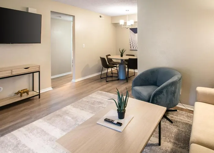 Landing Beautiful 1bd Pool Gym *